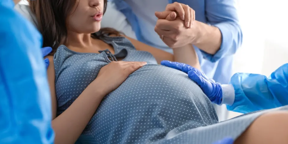 Scopri i 6 segnali che indicano l’inizio del travaglio, come riconoscerli, quando andare in ospedale e cosa fare per affrontare il parto