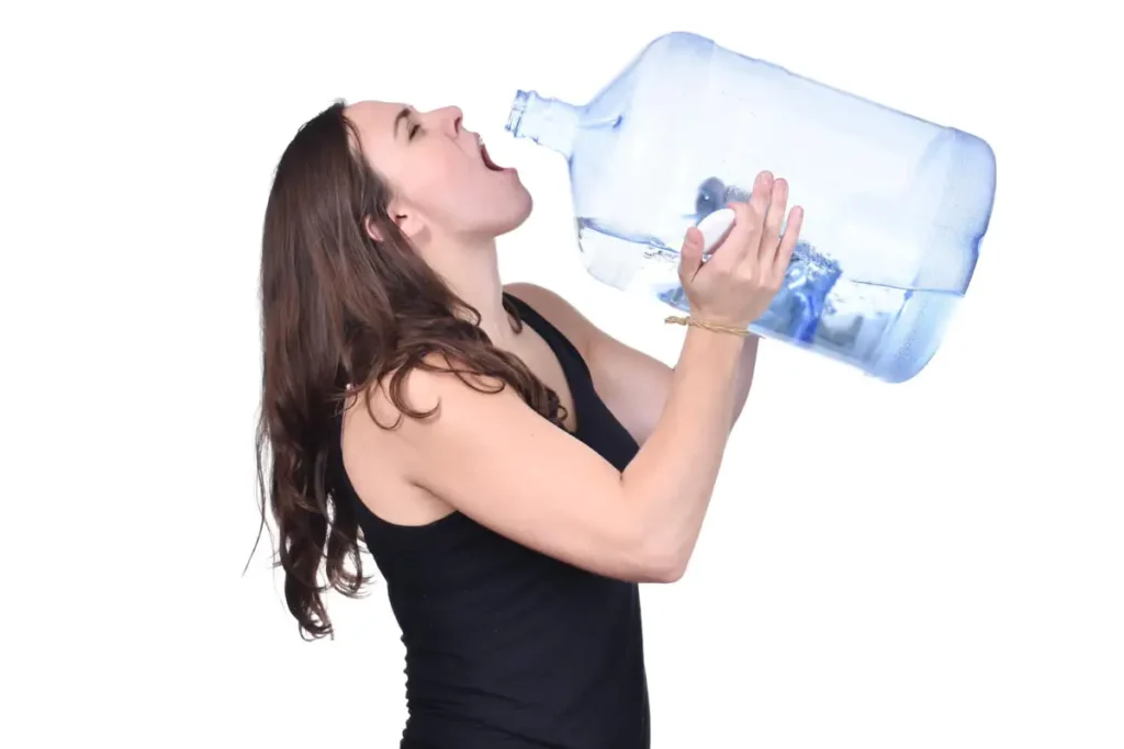 Mancanza di idratazione quotidiana e aumento del cortisolo: uno sguardo scientifico alla risposta fisiologica a situazioni stressanti