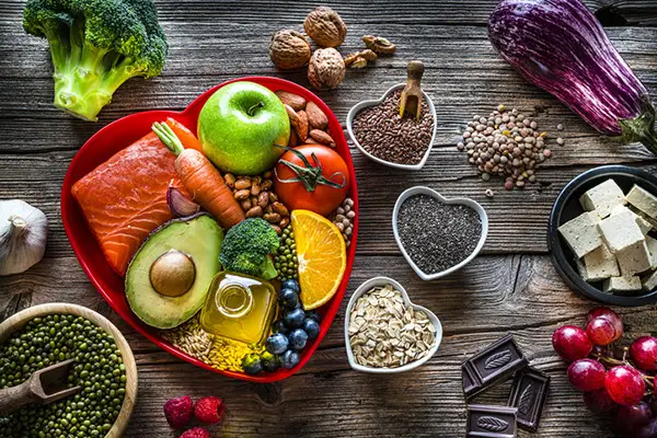 Adottare un’alimentazione varia e ricca
